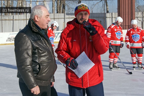 Ветераны миасского хоккея сыграли с чемпионами мира